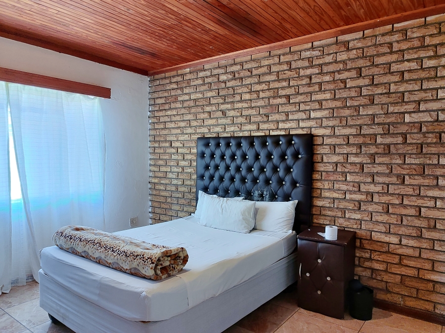 7 Bedroom Property for Sale in Randlespark North West